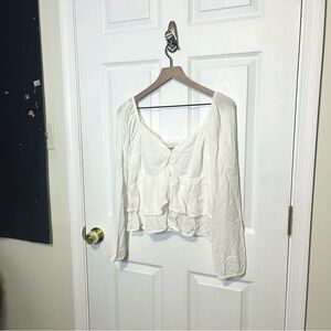 ✧･ﾟNWT white hollister sweetheart top